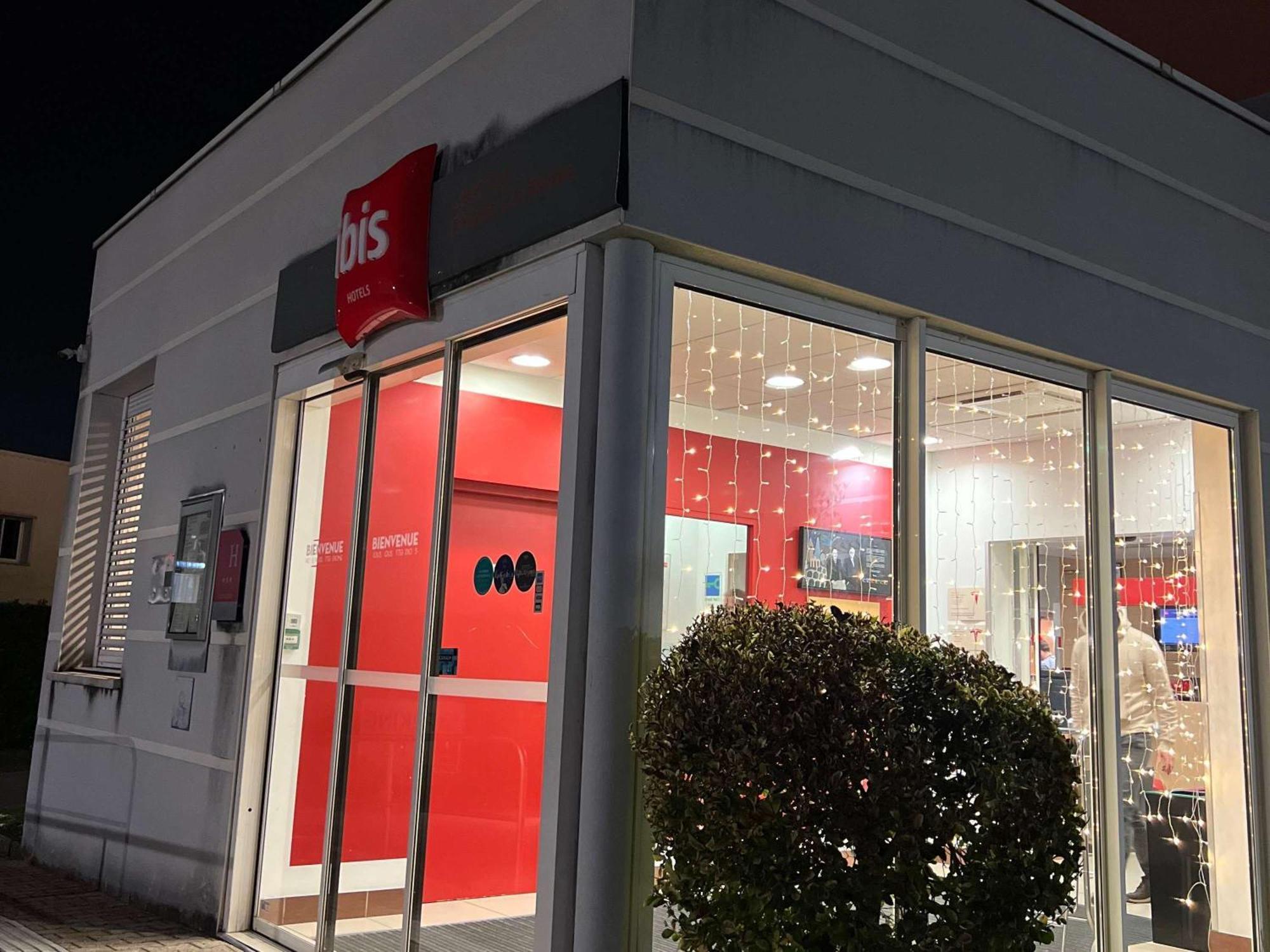 Hotel Ibis Lyon Sud Chasse Sur Rhone Zewnętrze zdjęcie