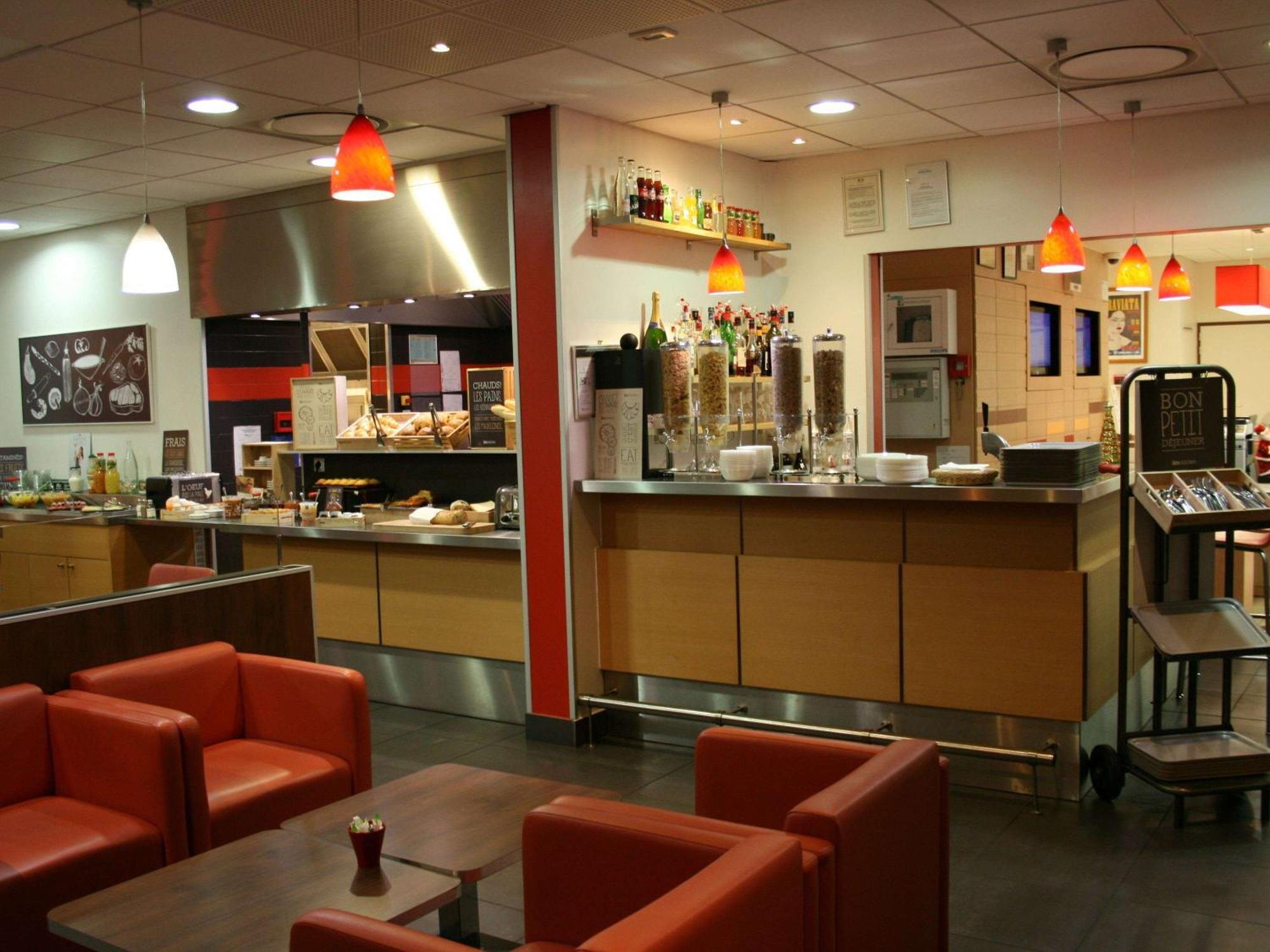 Hotel Ibis Lyon Sud Chasse Sur Rhone Zewnętrze zdjęcie