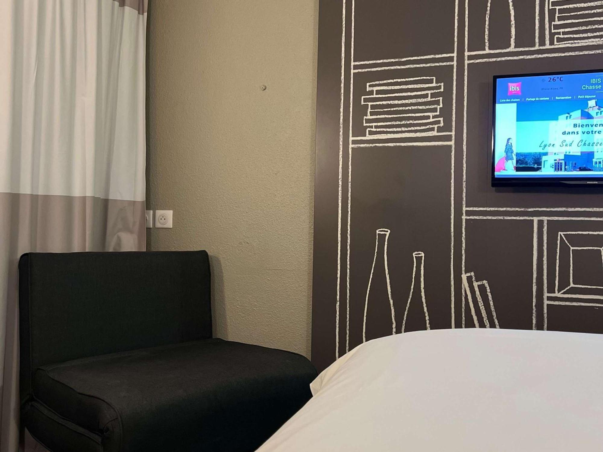 Hotel Ibis Lyon Sud Chasse Sur Rhone Zewnętrze zdjęcie