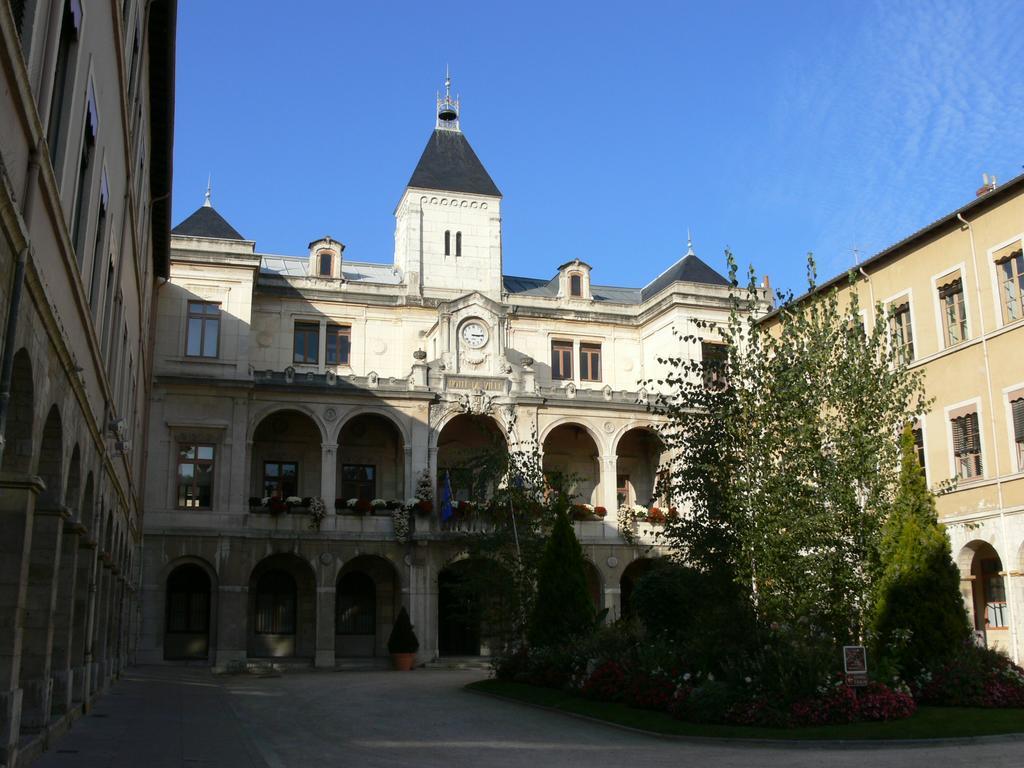 Hotel Ibis Lyon Sud Chasse Sur Rhone Zewnętrze zdjęcie